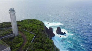 Terk edilmiş deniz feneri Ponta dos Rosais, Sao Jorge, Azores, Portekiz, Avrupa