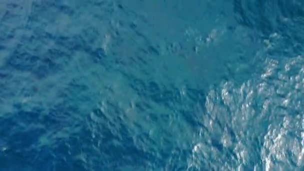 Ατλαντικός ωκεανός πλυσίματος πράσινο νησί Φλόρες, Αζόρες, Πορτογαλία, Ευρώπη — Αρχείο Βίντεο