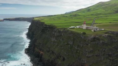 Albarnaz Deniz Feneri, Azores, Portekiz, Avrupa 'lı Yeşil Flores Adası