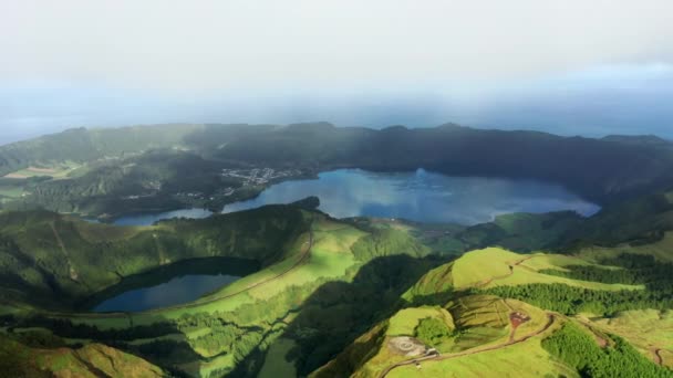 Panorama wunderschöner Landschaften und Lagunen — Stockvideo