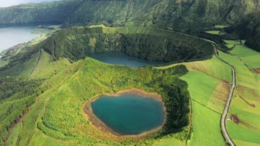 Lagoa Verde ve Lagoa Azul, Miradouro do Cerrado das Freiras, Sao Miguel Adası