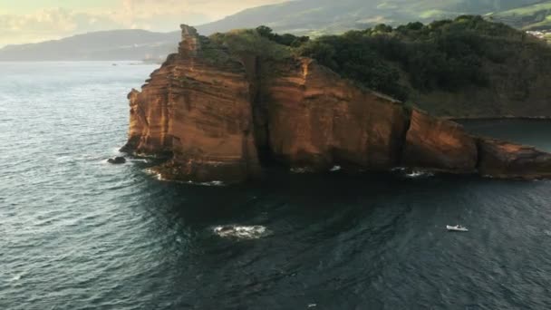 Felseninsel Vila Franca do Campo, Insel Sao Miguel, Azoren, Portugal — Stockvideo