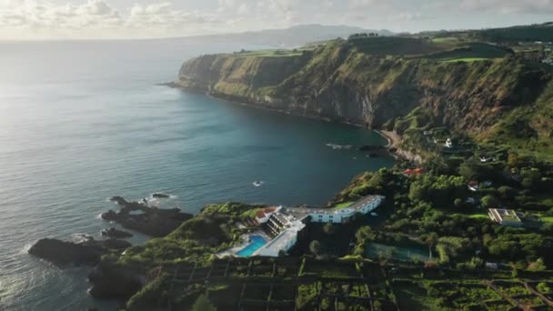 Île de Sao Miguel, Açores, Portugal. Images aériennes de charmante île isolée — Video