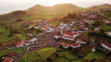 Sao Jorge adasındaki köy, Azores, Portekiz, Avrupa