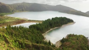 Sao Miguel Adası, Azores, Portekiz. Güzel Azores fiyordu gün batımında