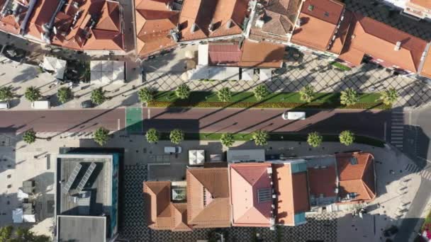 Imagens de drones de uma cidade piscatória tradicional e encantadora — Vídeo de Stock