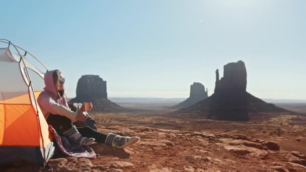 Woman Camping on Vacation in Canyon, Enjoying New Day, Contemplating Wilderness — Stock Video