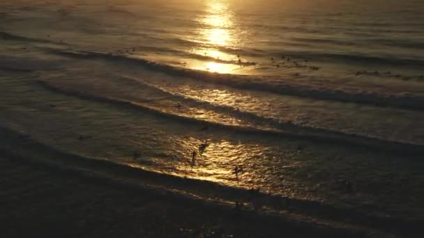 베일, 포르투갈, 유럽. 대서양 위로 아름다운 일몰 광경 — 비디오