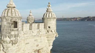 UNESCO Dünya Mirası Alanının asma köprüsünün arkasında olduğu insansız hava aracı görüntüleri