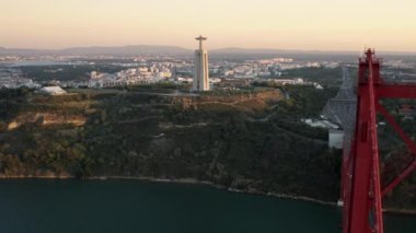 İnşaat güney kıyısından Cristo Rei 'ye kadar devam ediyor.
