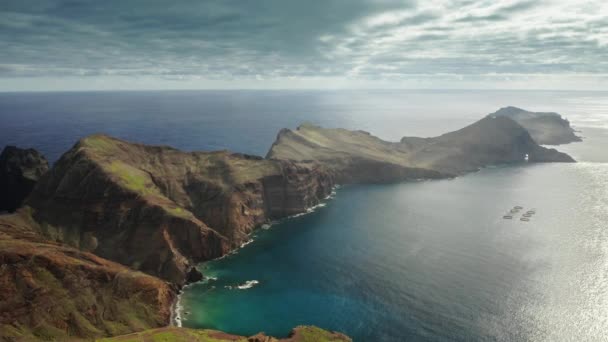 Paesaggio drammatico del bellissimo arcipelago in mezzo all'Atlantico — Video Stock