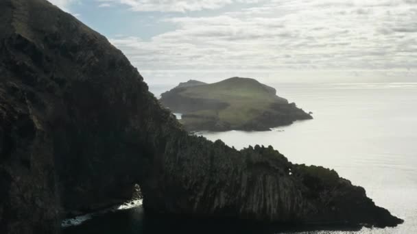 Paysage à faible végétation et manque d'arbres — Video