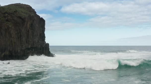 Vue aérienne de la nature unique dans une île isolée — Video