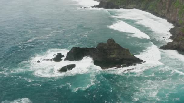 Vue aérienne de l'île isolée pittoresque — Video