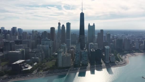 Nowoczesna architektura centrum Chicago o zachodzie słońca, USA Współczesne miasto 4K — Wideo stockowe