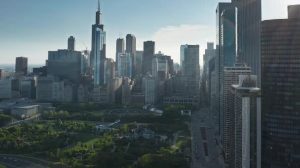 Vista urbana contemporánea del paisaje urbano, imágenes de drones b roll Chicago, Illinois, Estados Unidos 4K — Vídeos de Stock
