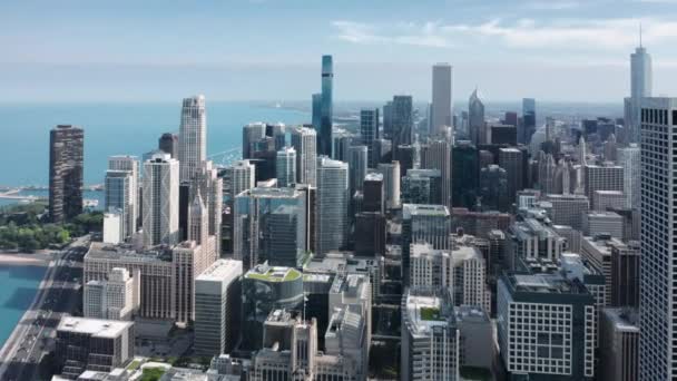 4K aerial Chicago Downtown, gedung bisnis dan perumahan di garis depan — Stok Video