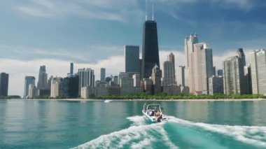 Su sporları turizmi, boş zaman aktivitesi, Michigan Gölü 'nde yaz tatili 4K teknesi.