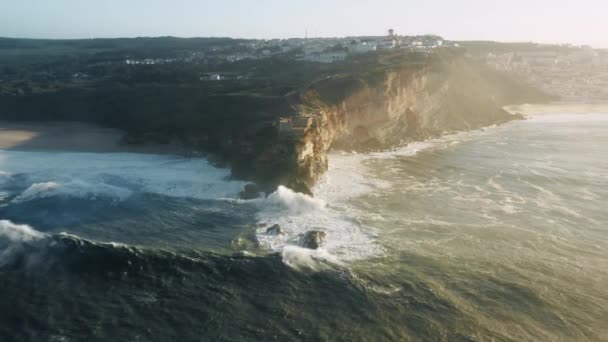 世界上海浪最大的地区的无人机画面 — 图库视频影像