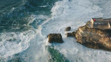 Dünyanın en büyük dalgalarına sahip sörfçüler için Mekke.