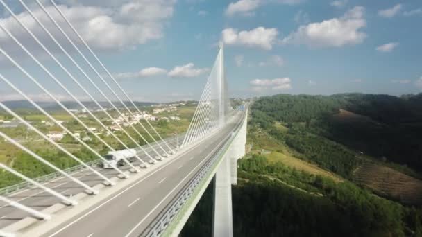 葡萄牙、欧洲山区科尔戈河上的维拉真桥 — 图库视频影像