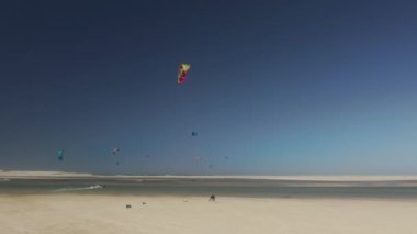 Obidos Lagün su sporları manzaranın içinde
