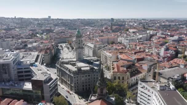 Сучасне місто з історичними пам'ятками бароко і неокласицизму. — стокове відео