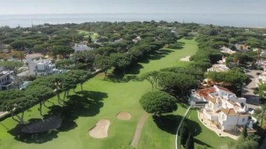 Algarve, Portekiz, Avrupa 'daki Vale de Lobo sahil beldesi