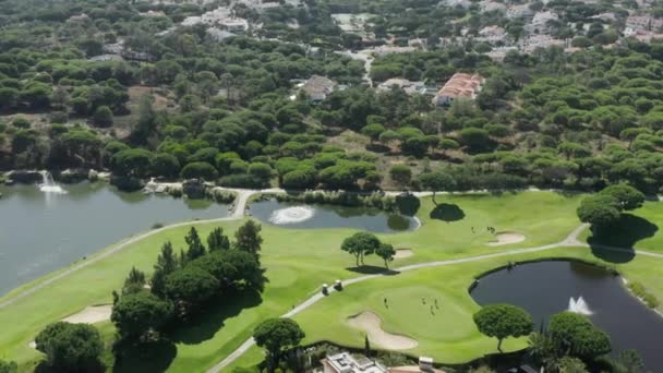 Hotel Resort golfpályával, Vale de Lobo, Algarve, Portugália, Európa — Stock videók