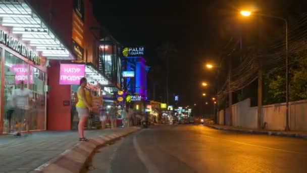 Phuket, Thailand, May 2016: Traffic in night road, time lapse — Stock Video