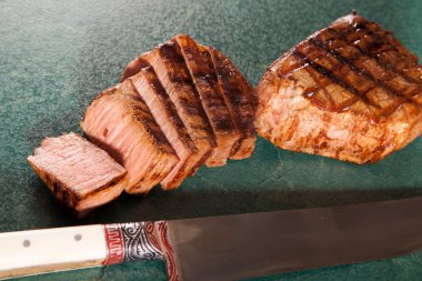 Izgara biftek ve cleaver