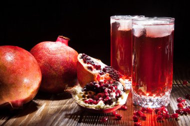 İki bardak suyu ve taze nar