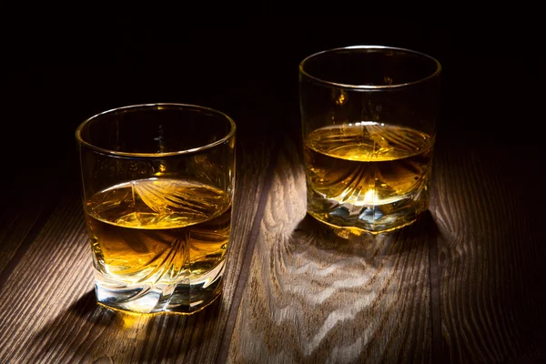 Twee glazen van whiskey — Stockfoto