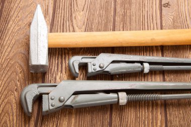 Çekiç, pense, Araçlar