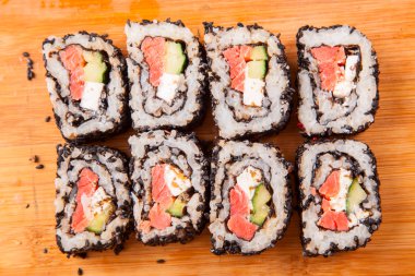 Japon suşi set yemek 