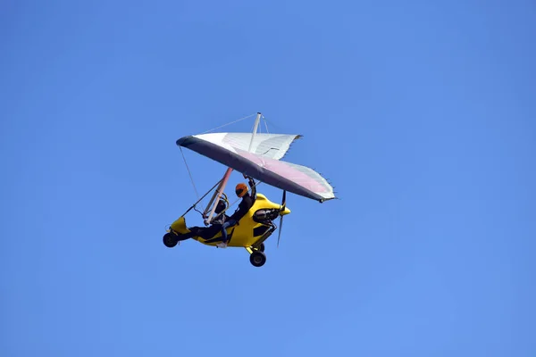 Pipa Motor Voando Céu — Fotografia de Stock