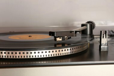 eski gramofon pikap ile yuvarlak yüzey