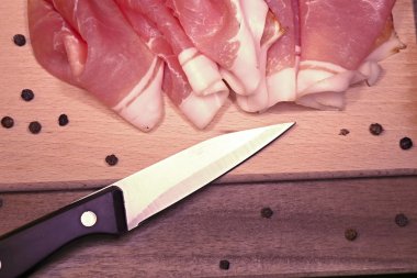 Domuz jambonu dilimlenmiş