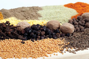 Spicy seasoning. Grains rich in flavour. 