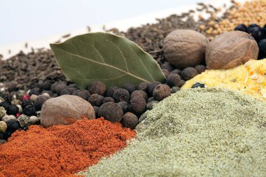 Spicy seasoning. Grains rich in flavour. 