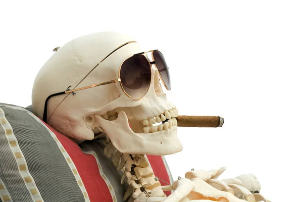 Skeleton Cigar Deck Chair Smoking Kills — Stock Photo, Image