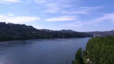 Portekiz yukarıda dikey uçuş