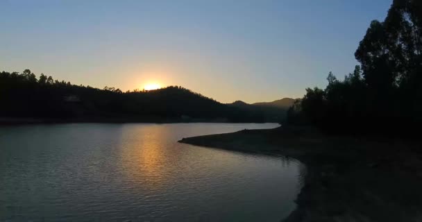 Vuelo sobre el río — Vídeos de Stock