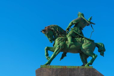 Ufa, Bashkortostan Cumhuriyeti, Rusya - 15 Şubat 2021: Bashkortostan Salavat Yulaev 'in ulusal kahramanının anıtı. 1773-1775 Köylü Savaşı üyesi. Heykeltıraş Soslanbek Dafaevich Tavasiev, 17 Kasım 1967 'de açıldı.. 