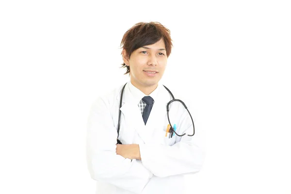 Усміхнений азіатський лікар — стокове фото