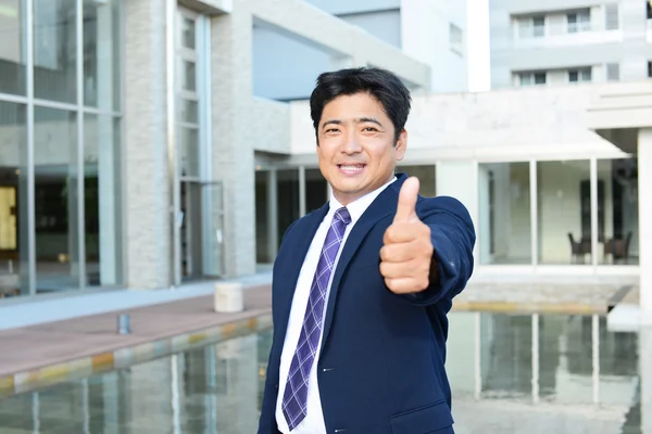 Empresario disfrutando del éxito — Foto de Stock