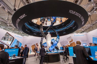 Hannover, Almanya - 14 Mart 2016: Booth Software Ag şirket CeBIT bilgi teknoloji ticaret fuarında Hannover, Almanya üzerinde 14 Şubat 2016