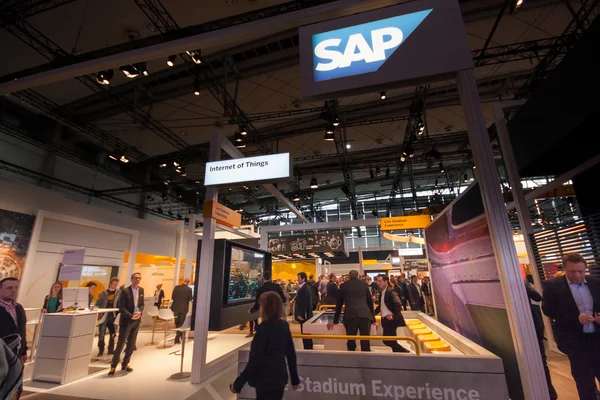 HANNOVER, JERMANY - MARCH 14, 2016: Perusahaan SAP Booth di CeBIT acara perdagangan teknologi informasi di Hannover, Jerman pada 14 Maret 2016 — Stok Foto