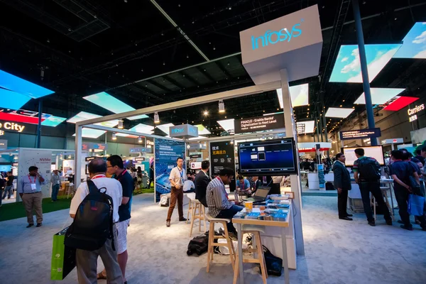 SHANGHAI, CHINA - 31 de agosto de 2016: Stand de la empresa Infosys en la conferencia y exposición de tecnología de la información Connect 2016 en Shanghai, China, el 31 de agosto de 2016 — Foto de Stock