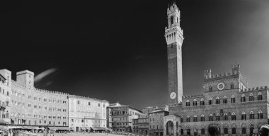 Meşhur Siena Meydanı 'nın panoramik manzarası.